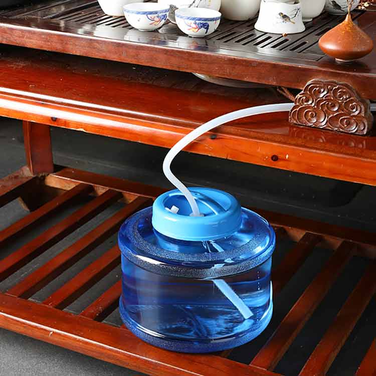 gallon-water-bottle-with-straw