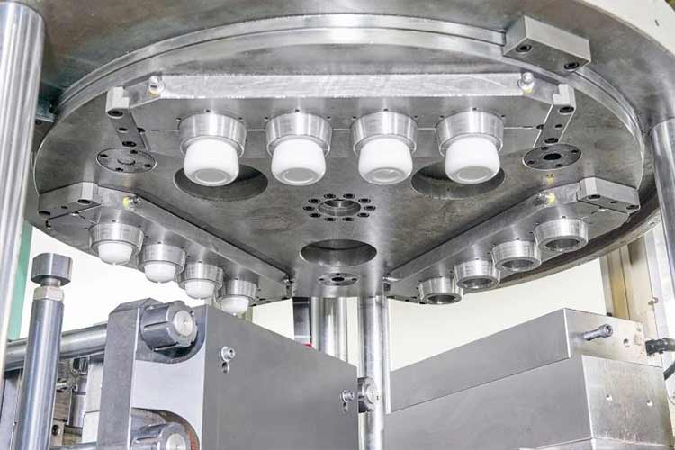 pet-bottle-injection-molding-machine