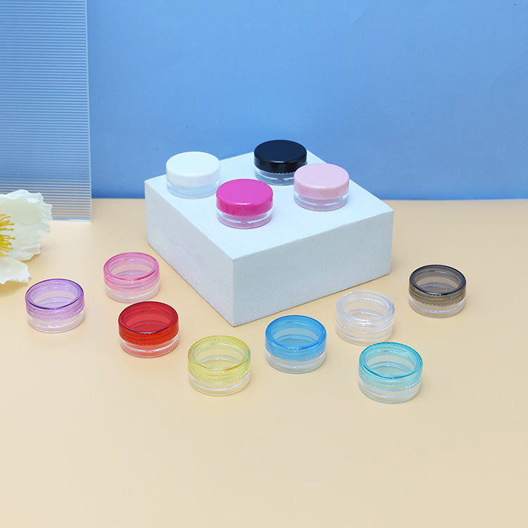 plastic-cosmetic-containers
