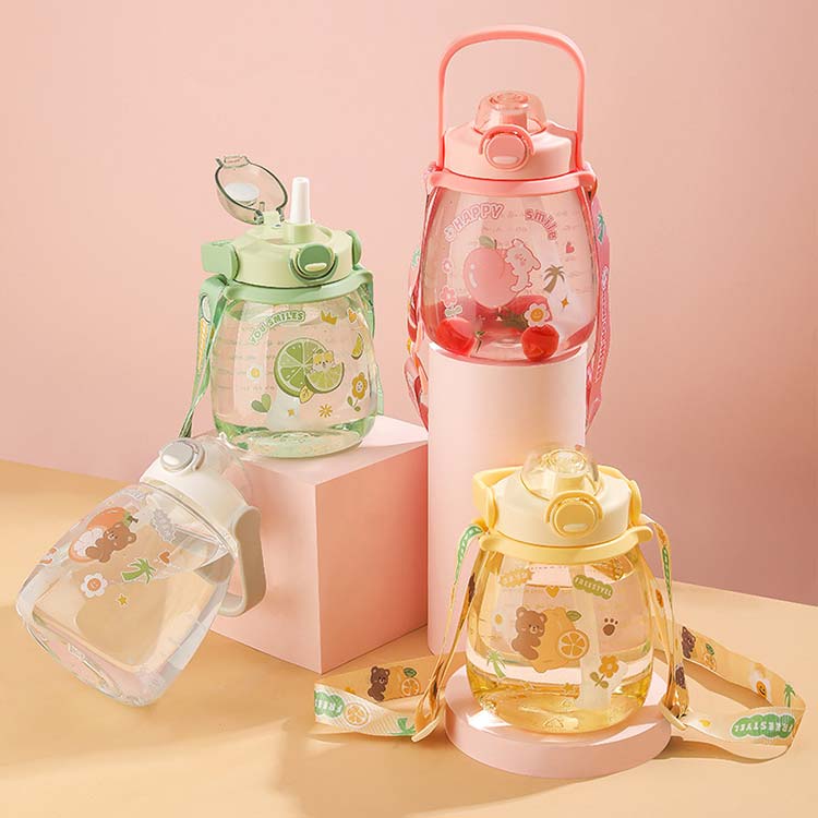 plastic-cups-with-lids