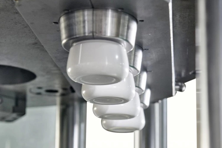 plastic-injection-bottle-moulding-machine