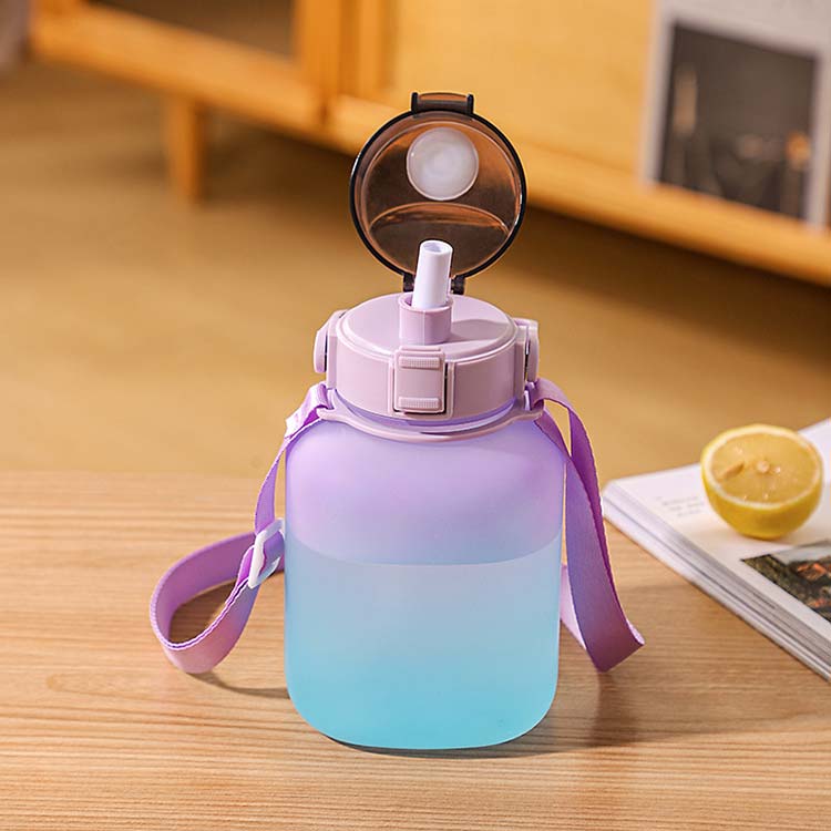 plastic-tumblers-with-straws