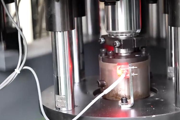 automatic-plastic-bottle-making-machine