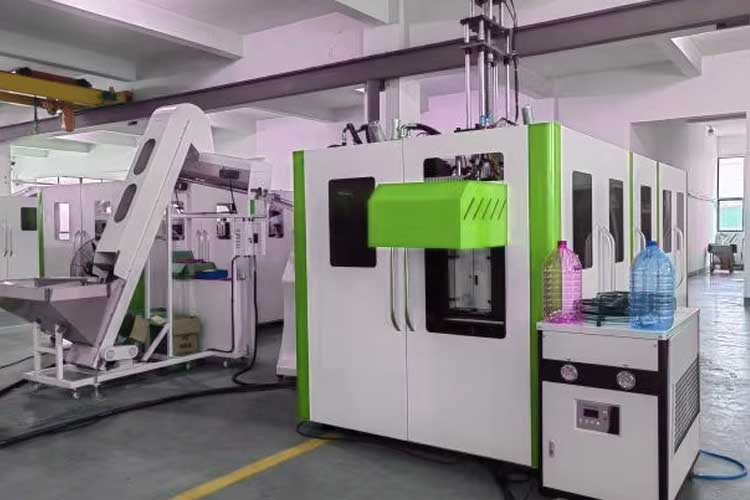 blow-mold-maker