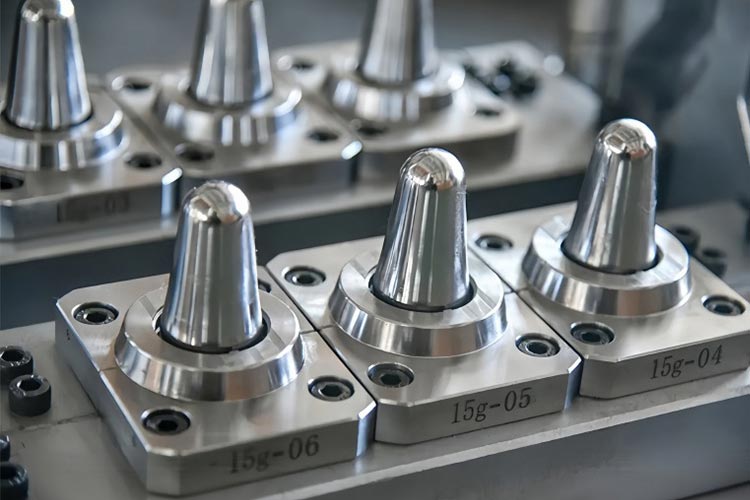 plastic-bottle-maker