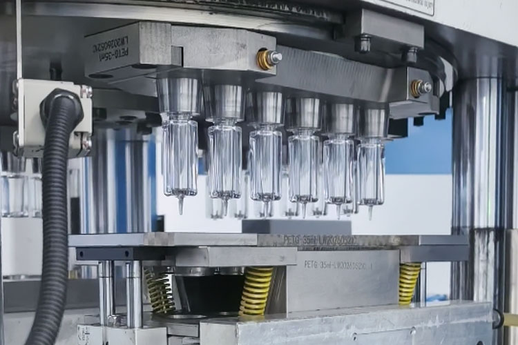 ISBM-Injection-molding-station